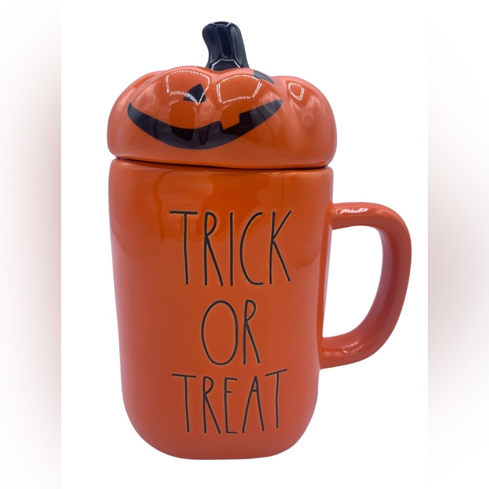 Rae Dunn TRICK OR TREAT Mug with PUMPKIN Topper